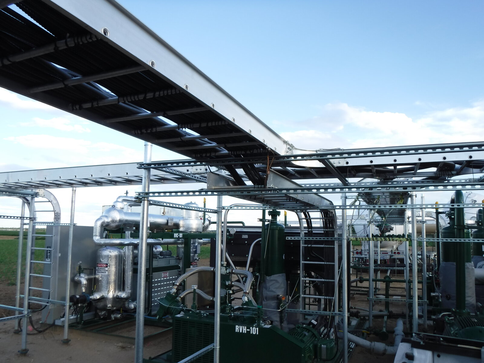 GTUIT gas conditioning equipment installed at a drilling site